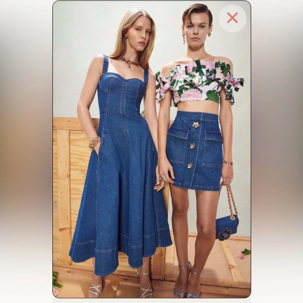 OSCAR DELA RENTA Sweetheart Neck Denim Dress in Medium Wash made in ITALY - Picture 13 of 17